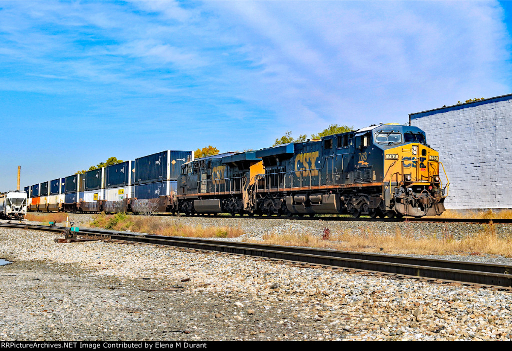 CSX 763 on I-158